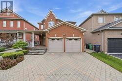 1382 AVON DRIVE  Mississauga, ON L5N 7Z3
