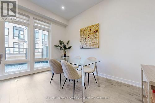16 Credit Lane, Richmond Hill, ON - Indoor Photo Showing Dining Room