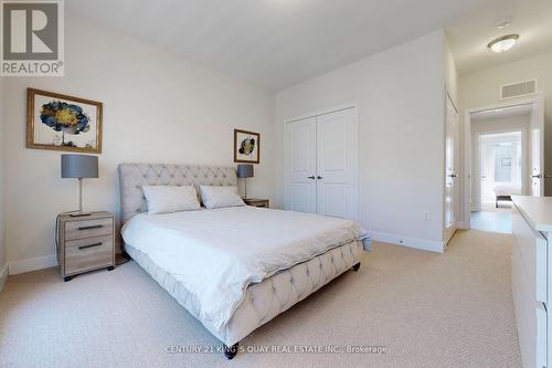 16 Credit Lane, Richmond Hill, ON - Indoor Photo Showing Bedroom