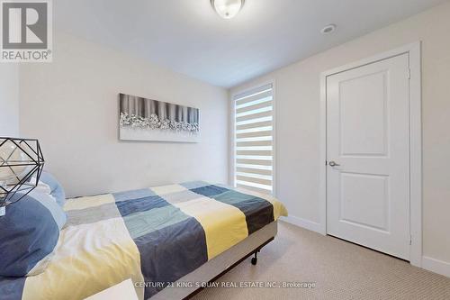 16 Credit Lane, Richmond Hill, ON - Indoor Photo Showing Bedroom