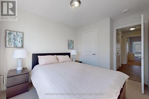 16 Credit Lane, Richmond Hill, ON - Indoor Photo Showing Bedroom