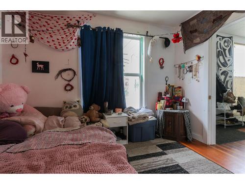 1204 Front Street, Nelson, BC - Indoor Photo Showing Bedroom