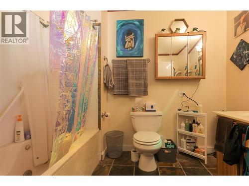 1204 Front Street, Nelson, BC - Indoor Photo Showing Bathroom