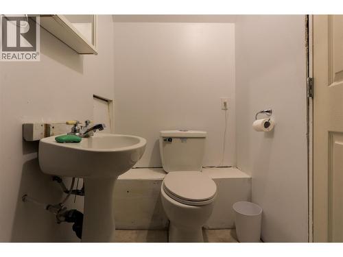 1204 Front Street, Nelson, BC - Indoor Photo Showing Bathroom