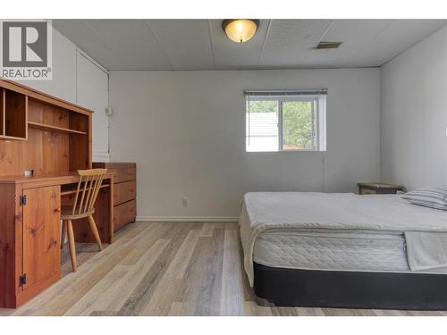 1204 Front Street, Nelson, BC - Indoor Photo Showing Bedroom
