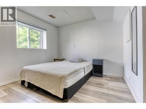 1204 Front Street, Nelson, BC - Indoor Photo Showing Bedroom
