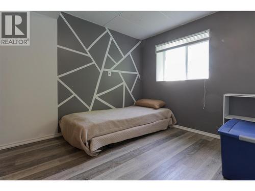1204 Front Street, Nelson, BC - Indoor Photo Showing Bedroom