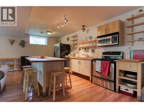 2693 Osachoff Road, South Slocan, BC - Indoor Photo Showing Kitchen