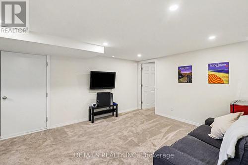 805 Smyth Road, Ottawa, ON - Indoor Photo Showing Other Room