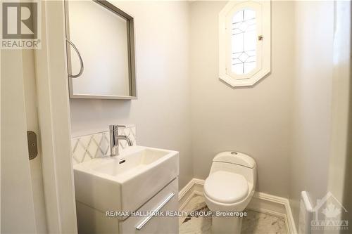 205 Blackburn Avenue, Ottawa, ON - Indoor Photo Showing Bathroom