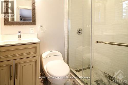 205 Blackburn Avenue, Ottawa, ON - Indoor Photo Showing Bathroom