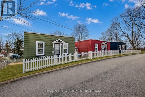 8 CATHARINE STREET  Port Colborne (Sugarloaf), ON L3K 4J6