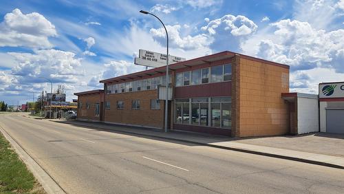 7319  Whyte Ave Nw, Edmonton, AB 
