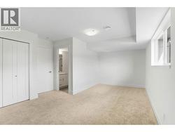 Fourth bedroom on lowest floor - 