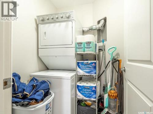 9 5752 Gordon Road, Regina, SK - Indoor Photo Showing Laundry Room