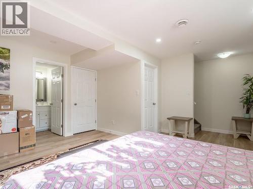 9 5752 Gordon Road, Regina, SK - Indoor Photo Showing Bedroom