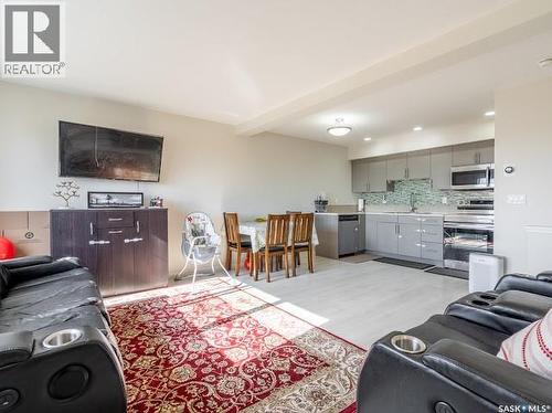 9 5752 Gordon Road, Regina, SK - Indoor