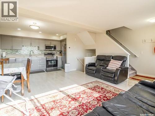 9 5752 Gordon Road, Regina, SK - Indoor