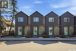 532 F AVENUE S  Saskatoon, SK S7M 5X9