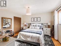 Primary Bedroom w/ Ensuite - 