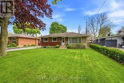 7 BRUCEDALE AVENUE St. Catharines (Bunting/Linwell), ON L2M 2Z4