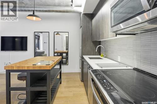 504 490 2Nd Avenue S, Saskatoon, SK - Indoor Photo Showing Kitchen With Upgraded Kitchen