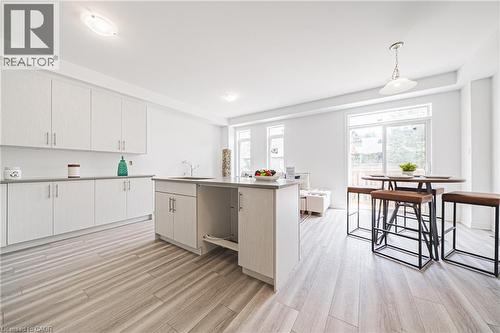 11 Davinci Boulevard, Hamilton, ON - Indoor Photo Showing Kitchen