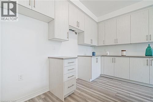 11 Davinci Boulevard, Hamilton, ON - Indoor Photo Showing Kitchen