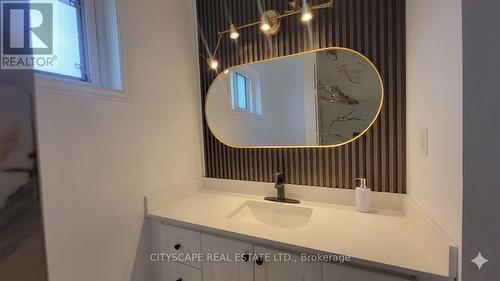 3450 Ellengale Drive, Mississauga, ON - Indoor Photo Showing Bathroom
