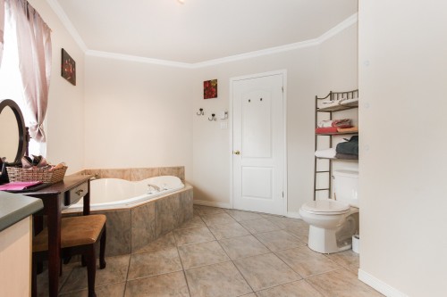 Bathroom - 928 Rue D'Antin, Repentigny (Repentigny), QC - Indoor Photo Showing Bathroom