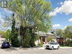 195 WHEELER AVENUE Toronto, ON M4L 3V5