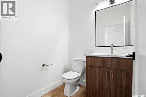 317 11Th Street, Saskatoon, SK - Indoor Photo Showing Bathroom