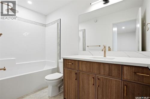 317 11Th Street, Saskatoon, SK - Indoor Photo Showing Bathroom