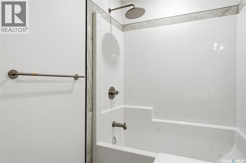 317 11Th Street, Saskatoon, SK - Indoor Photo Showing Bathroom