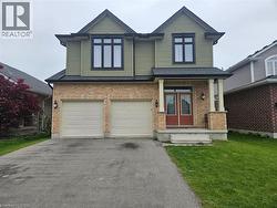32 ASHBERRY Place St. Thomas, ON N5R 0H7