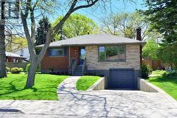 9 SAN FERNANDO Drive  Hamilton, ON L9C 2C1