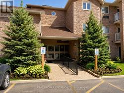 30 - 3050 PINEMEADOW DRIVE  Burlington, ON L7M 3X5