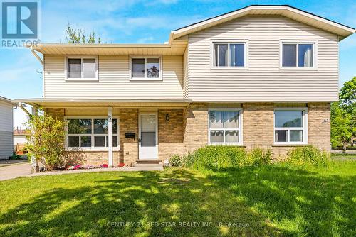 26A HELENE CRESCENT  Waterloo, ON N2L 5E5