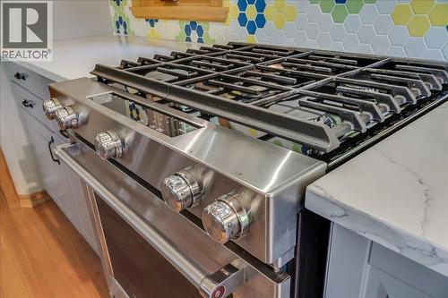 3630 Mountain View Road, Bonnington, BC - Indoor Photo Showing Kitchen