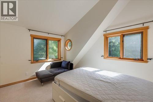 3630 Mountain View Road, Bonnington, BC - Indoor Photo Showing Bedroom