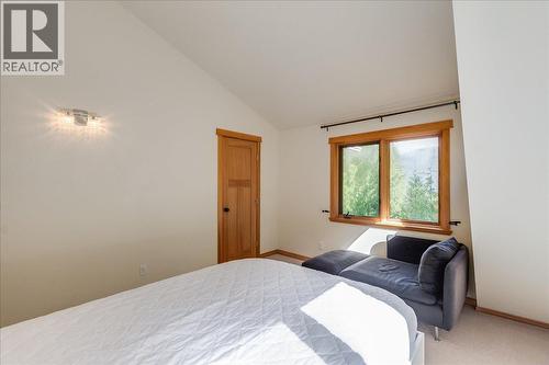 3630 Mountain View Road, Bonnington, BC - Indoor Photo Showing Bedroom