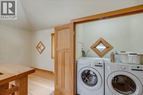 3630 Mountain View Road, Bonnington, BC - Indoor Photo Showing Laundry Room