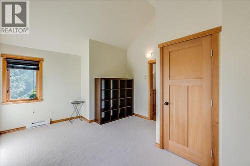 3630 Mountain View Road, Bonnington, BC - Indoor Photo Showing Other Room