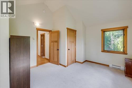 3630 Mountain View Road, Bonnington, BC - Indoor Photo Showing Other Room