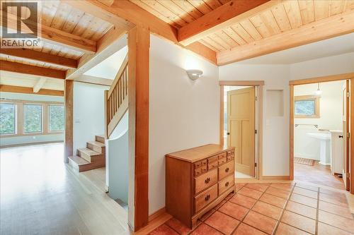 3630 Mountain View Road, Bonnington, BC - Indoor Photo Showing Other Room