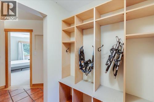 3630 Mountain View Road, Bonnington, BC - Indoor Photo Showing Other Room