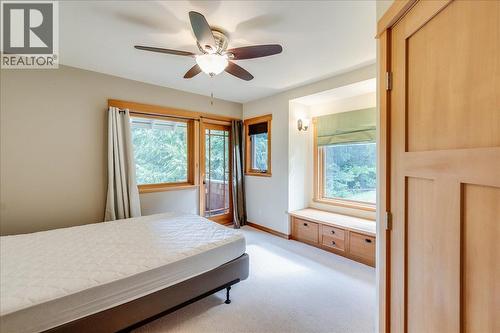 3630 Mountain View Road, Bonnington, BC - Indoor Photo Showing Bedroom