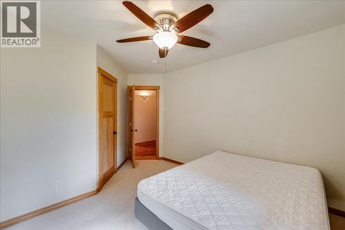 3630 Mountain View Road, Bonnington, BC - Indoor Photo Showing Bedroom
