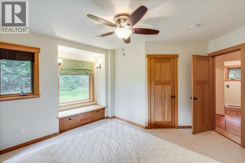 3630 Mountain View Road, Bonnington, BC - Indoor