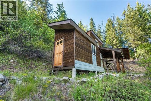 3630 Mountain View Road, Bonnington, BC - Outdoor